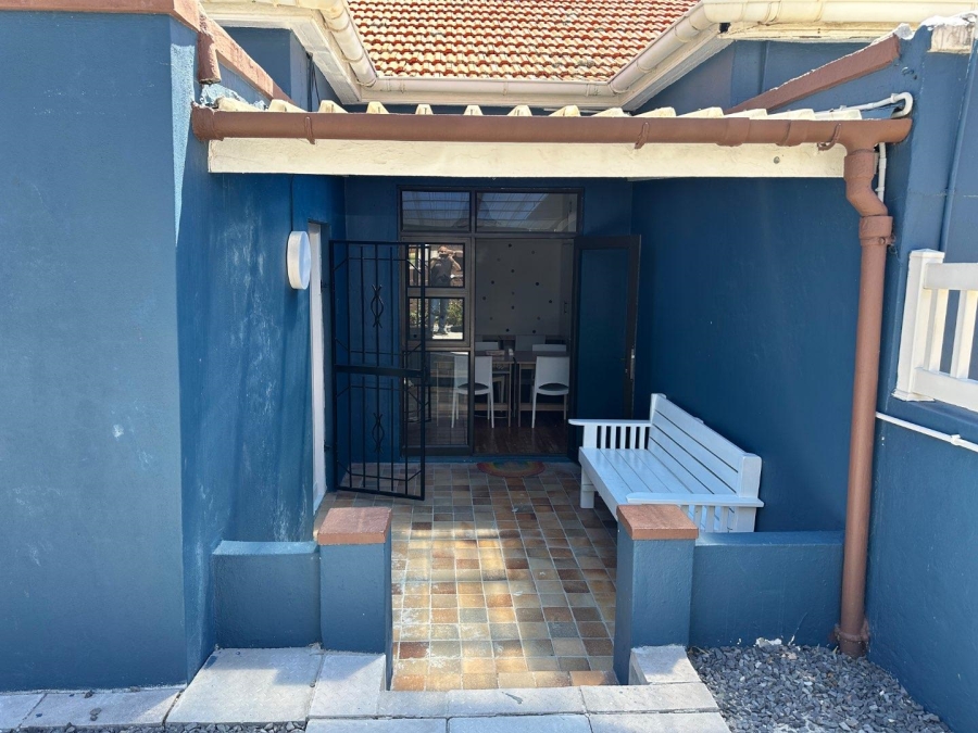 To Let 2 Bedroom Property for Rent in Vredehoek Western Cape